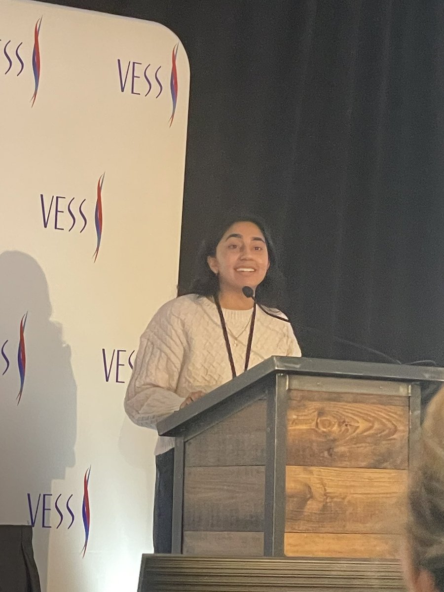 Matthew Smeds (@mattsmeds) on Twitter photo Amazing <a href="/SLUVascular/">Saint Louis University Vascular Surgery</a> medical student Elizabeth D’sa presenting on long-term follow up for percutaneous fistula <a href="/VESurgery/">VESurgery</a> #VESS25 (I don’t do these anymore FYI…. 😬) 📷 <a href="/EbertzDavid/">The Bow Tie Surgeon</a> Amazing <a href="/SLUVascular/">Saint Louis University Vascular Surgery</a> medical student Elizabeth D’sa presenting on long-term follow up for percutaneous fistula <a href="/VESurgery/">VESurgery</a> #VESS25 (I don’t do these anymore FYI…. 😬) 📷 <a href="/EbertzDavid/">The Bow Tie Surgeon</a>