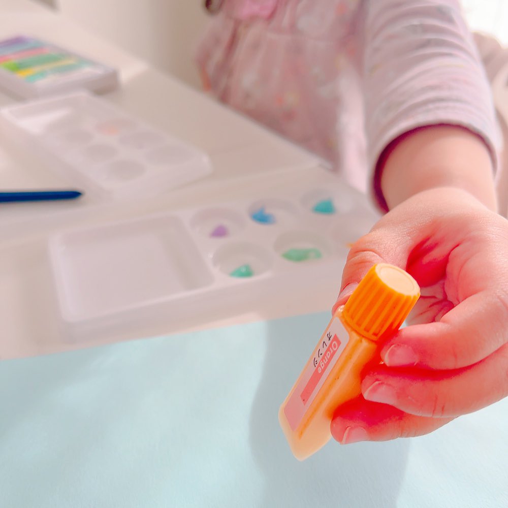 \オレンジは賑やかな色/
楽しくワイワイしたい時に取り入れるといいらしいよ🤭🧡
 #子育て
 #スマイル育児
 #子供と遊ぶ