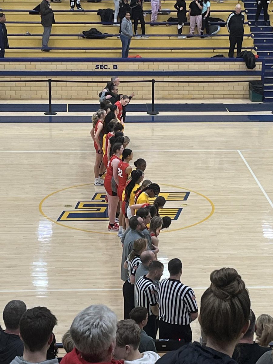 Farrell and Lakeview girls stand together for tonight's National Anthem. 🙏❤️