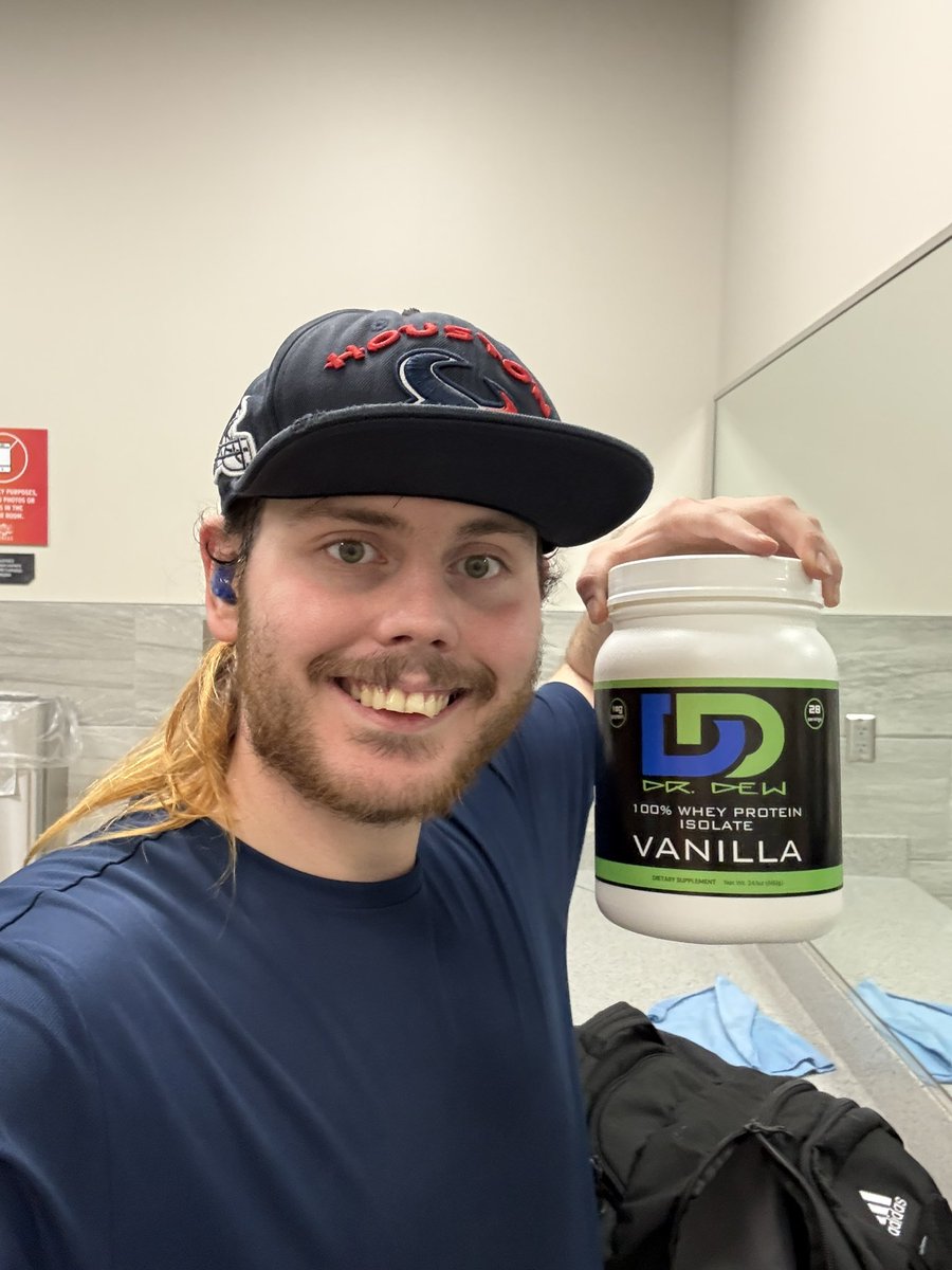 dr_dew1998's tweet photo. Me your neighborhood doctor and @drinkbeatcharge proscribed u some protein medicine #post #picture #pic #picoftheday #fyp #fypシ #viral #protien #protienpowder #workout #workoutdrink #sefie #gym #motivation #viralpost #trend #trending #trendingpost #satisfying #drdew @dr_dew1998 https://t.co/quuKbDbxOm