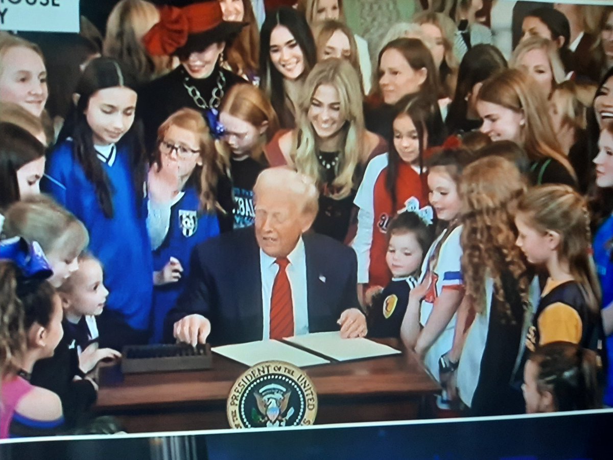 ClarenceJHarmo2's tweet image. It is refreshing to see a president that knows know to act around children without sniffing them or chewing on them