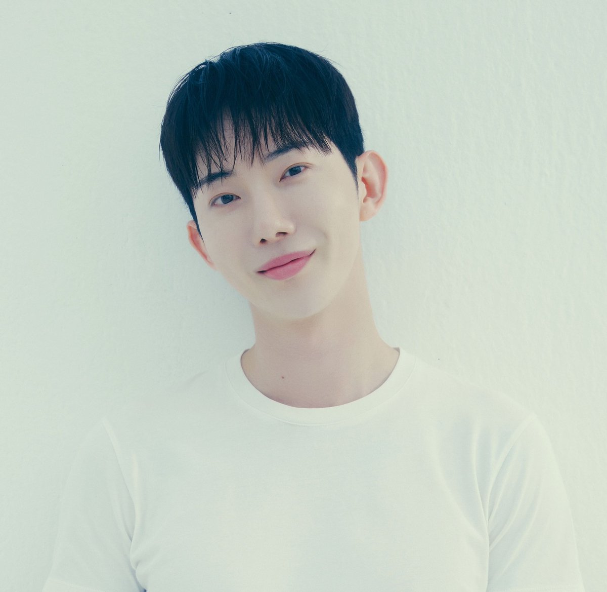 조권, '로또 6/45' 황금손 출연 "행복? 다른 사람과 나눌 때 더 커진다고 생각" 
#조권 #JoKwon #로또황금손 #MBC프로그램 #iMBC연예 

팔색조 매력으로 대중의 시선을 사로잡은 조권은 평소 선한 영향력을 실천하는 아티스트로도 주목받고 있다. 

제주항공 여객기 사고 피해 유가족을 지원하기 위해