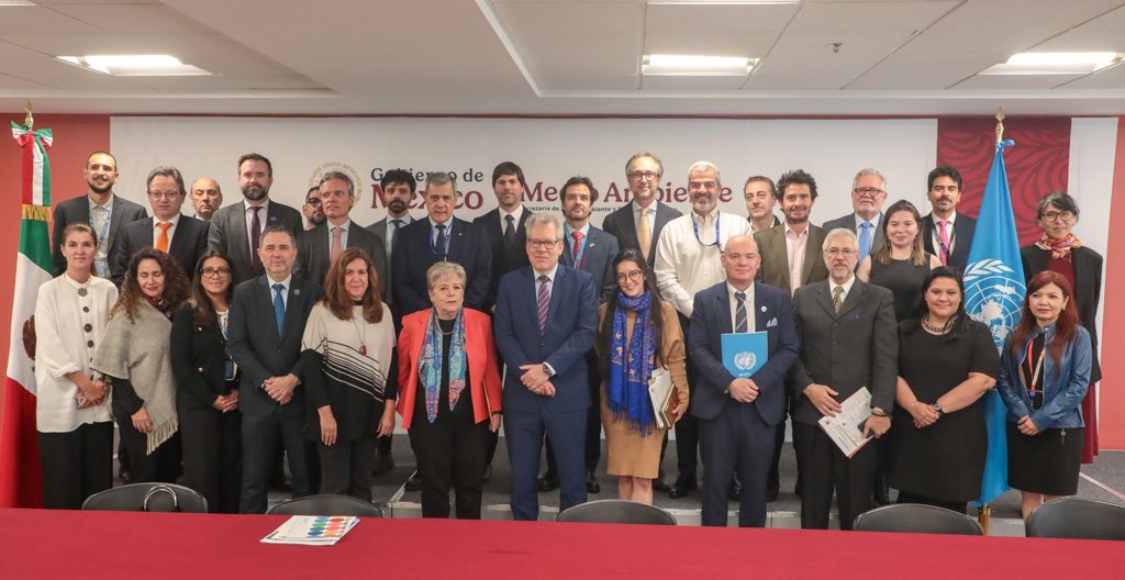 Alicia Bárcena (@aliciabarcena) on Twitter photo Fructífero diálogo con el Grupo de Economía Verde y Cambio Climático de Naciones Unidas. El acompañamiento de <a href="/ONUMX/">ONU México</a>, <a href="/FAOMexico/">FAO México</a>, <a href="/PNUD_Mexico/">PNUD México</a> y otras agencias de 🇺🇳 fortalece política ecológica y ambiental humanista de 🇲🇽. ¡Un gusto recibirlos! <a href="/pgrohmann/">Peter Grohmann 🇺🇳</a> <a href="/FaoPohl/">Lina Pohl</a> <a href="/LorenzoJdeL/">Lorenzo Jimenez de Luis</a> Fructífero diálogo con el Grupo de Economía Verde y Cambio Climático de Naciones Unidas. El acompañamiento de <a href="/ONUMX/">ONU México</a>, <a href="/FAOMexico/">FAO México</a>, <a href="/PNUD_Mexico/">PNUD México</a> y otras agencias de 🇺🇳 fortalece política ecológica y ambiental humanista de 🇲🇽. ¡Un gusto recibirlos! <a href="/pgrohmann/">Peter Grohmann 🇺🇳</a> <a href="/FaoPohl/">Lina Pohl</a> <a href="/LorenzoJdeL/">Lorenzo Jimenez de Luis</a>