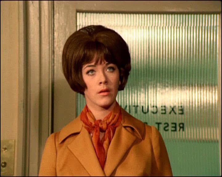TimeLordDrew61's tweet photo. Lovely Linda Thorson as Tara King in The Avengers Series 6 Story Split by Brian Clemens. Directed by Roy Baker #PatrickMacnee #LindaThorson #JulianGlover #NigelDavenport #BernardArcher #JohnGHellier #IainAnders #MauriceGood #StevenScott #ChristopherBenjamin #TheAvengers https://t.co/bGSbOobAau