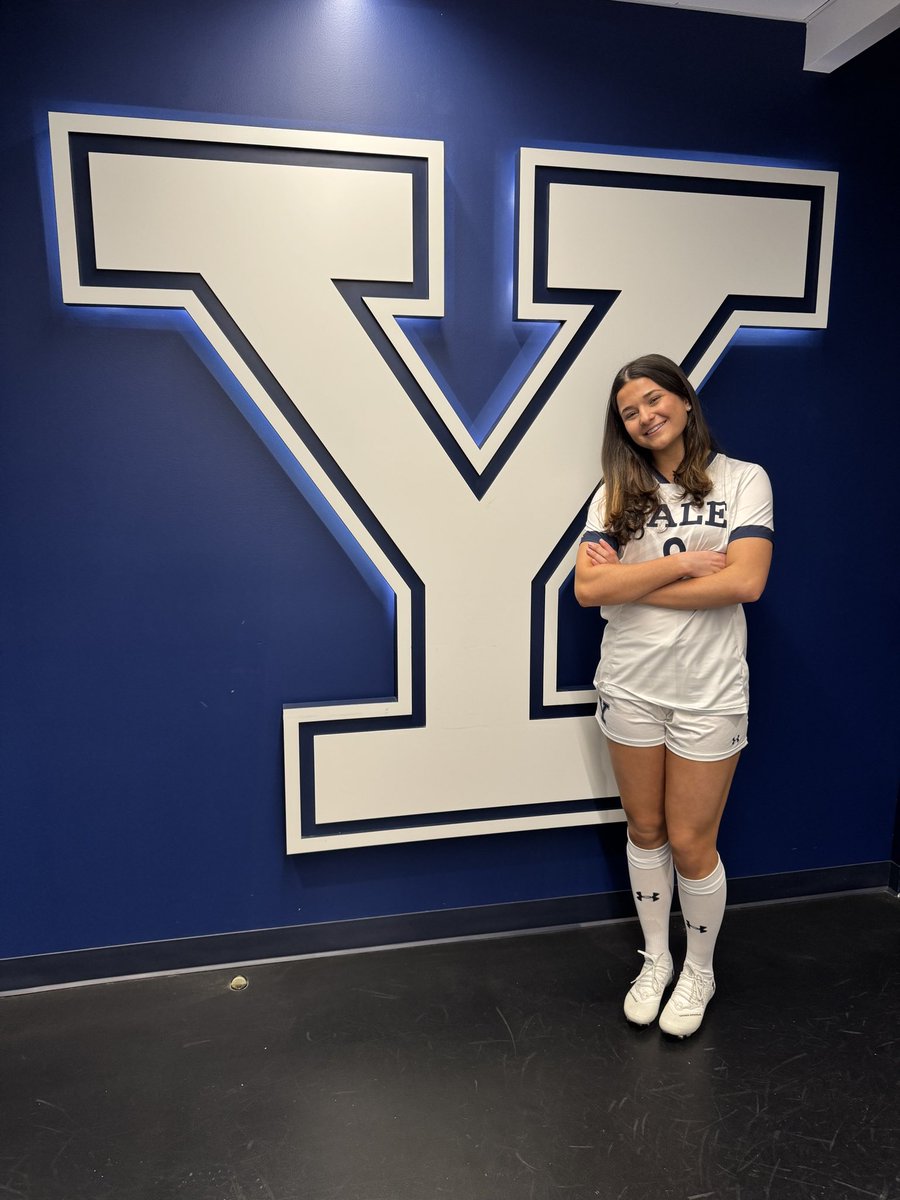 I am so excited to announce my verbal commitment to the admissions process to continue my academic and athletic career at Yale!! 

A huge thank you to God, and to my family, coaches, teammates, and friends for their continued support throughout this journey.

I am so grateful to