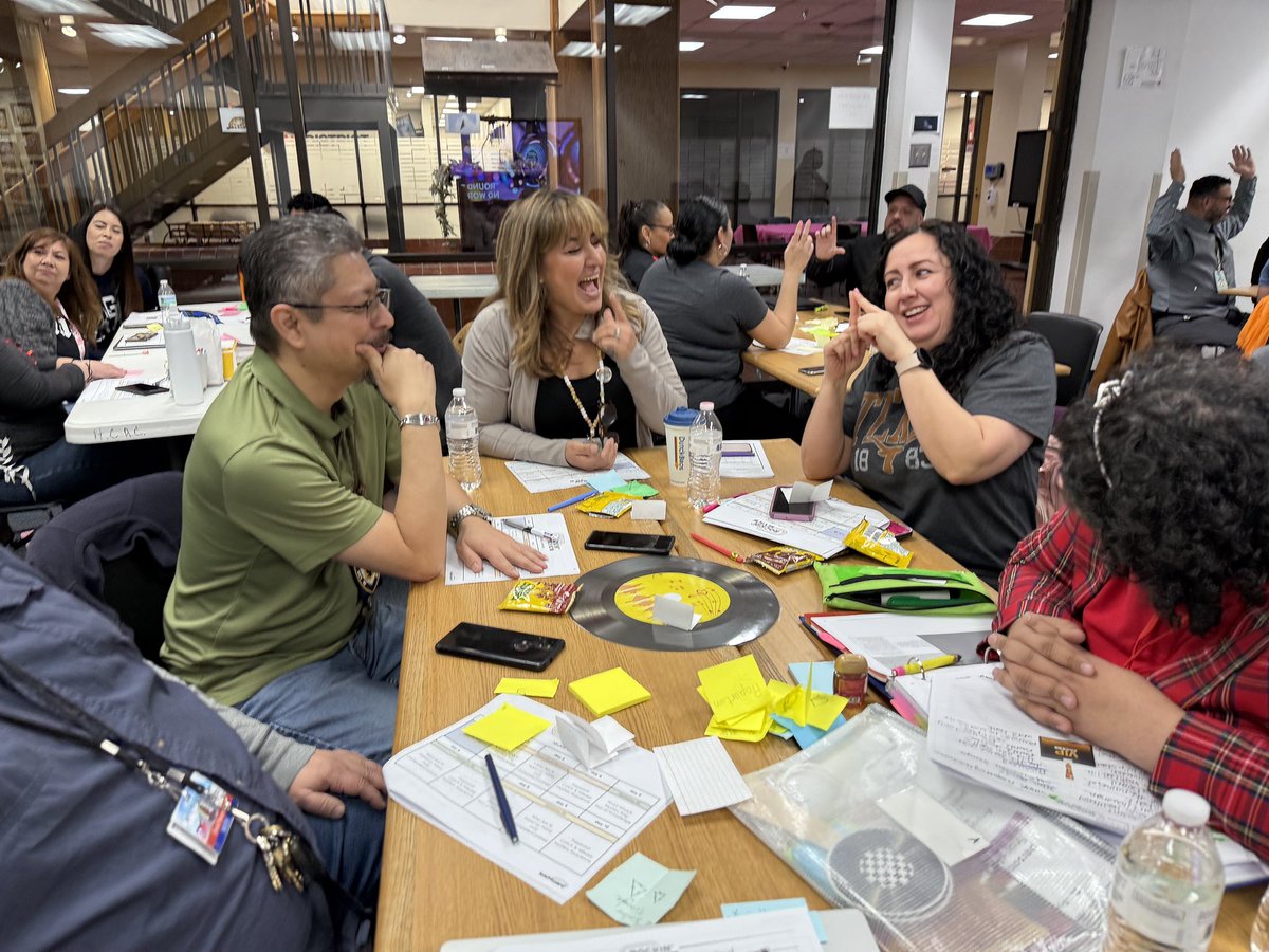 Bsanchez_BAMS's tweet image. Thank you @PK8Academics &amp;amp; @YsletaISD for providing us with an awesome @lead4ward training! 

🎸 We are ready to rock this STAAR review! 🤘 

#WinTheDay 
#WhatWeDoMatters
#THEDISTRICT