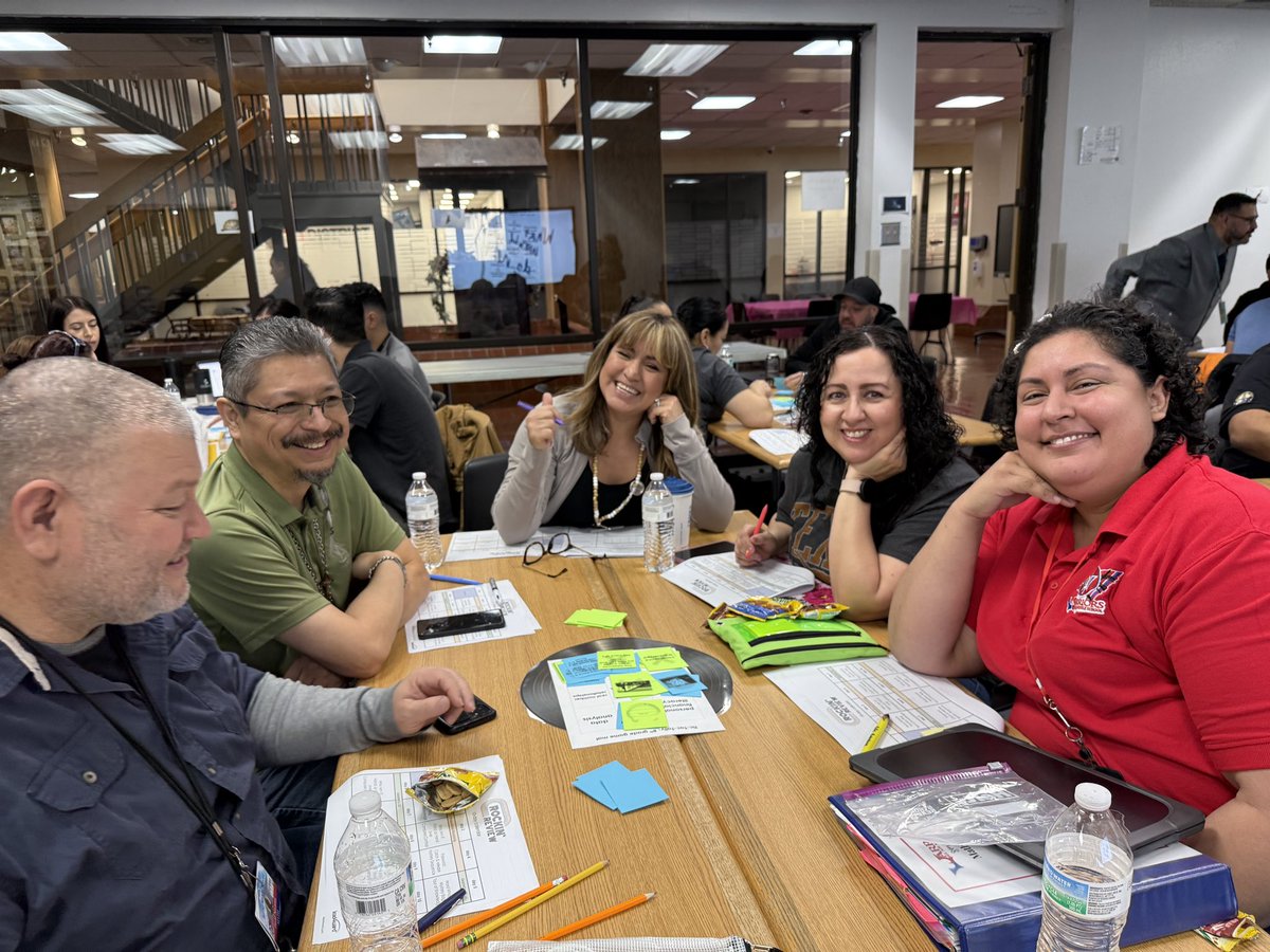 Bsanchez_BAMS's tweet image. Thank you @PK8Academics &amp;amp; @YsletaISD for providing us with an awesome @lead4ward training! 

🎸 We are ready to rock this STAAR review! 🤘 

#WinTheDay 
#WhatWeDoMatters
#THEDISTRICT