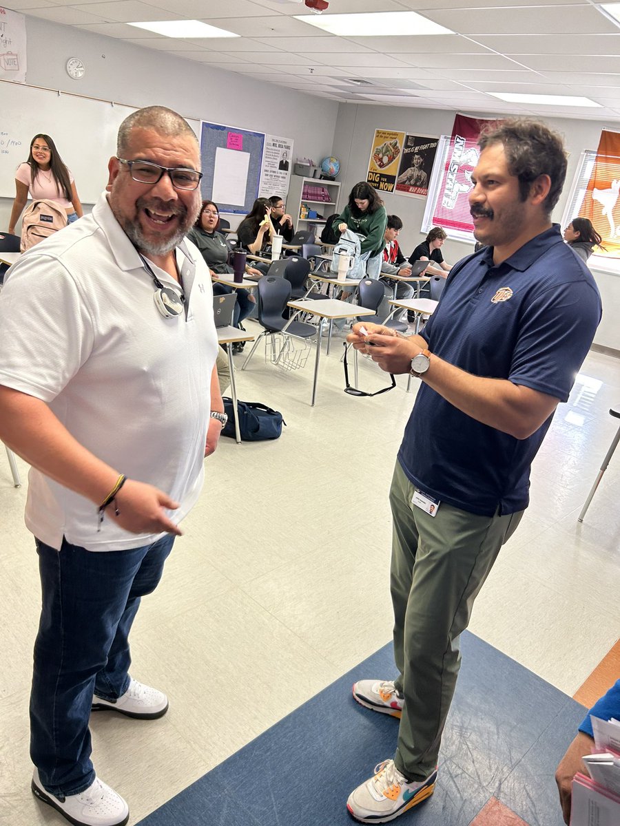 Thanks to Mr. Ramirez for stopping by &amp; recognizing our USH Team 
Their ‘Golden Apples’ are sweet ⭐️🥇