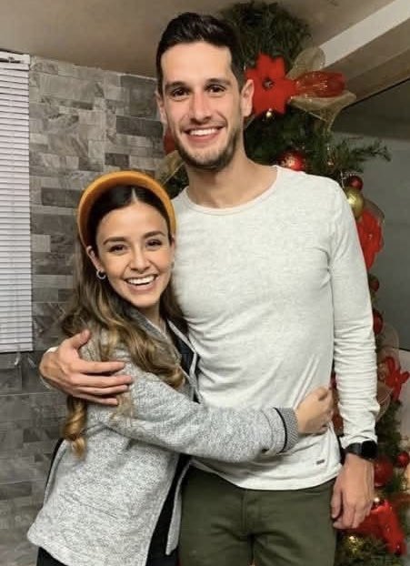 distritoregio's tweet photo. Pegó Adrián Marcelo y Karina Puente “La Chaparrita” serán papás.
A través de las redes sociales familiar de Karina publicó sobre el sueño del creador de contenido de ser papá de una niña.
#PDSPCAM #RegiosChingones #BebéEnCamino https://t.co/tk1iTJnerF