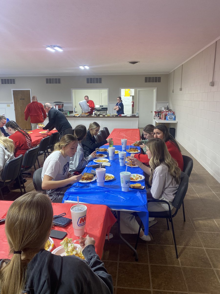 Thank you to Remnant Church for team dinner tonight! Ready to go for tomorrow!

#Family