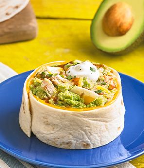 paulabendfeldt's tweet image. . @MOMITFORWARD A6: Today, my bowl is filled with Chicken Enchilada Guac 🥑🔥 It’s creamy, cheesy, and the perfect game-day snack! Who else is enjoying #guacamole today? 🏈 avocadosfrommexico.com/recipe/easy-re… #alwaysagoodbowl #alwaysgood #gno