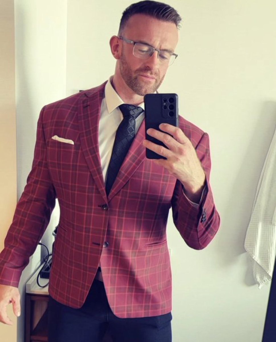 Sovereign of Friday nights. | NOT @RealNickAldis tweet media