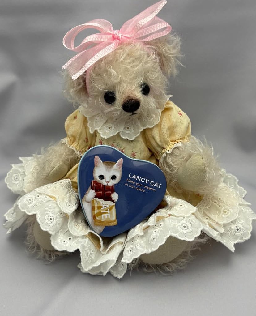 実店舗「Happy Valentine's Day .I want chocolate🍫」イベント作品紹介🔔 ̖́-
𓂃 @ami_bear1960 様の作品です⸜🌟⸝

乙女心をが溢れ出てる可愛い女の子🩷ピンクのリボンを飾ってバレンタインをワクワク期待しています🥰