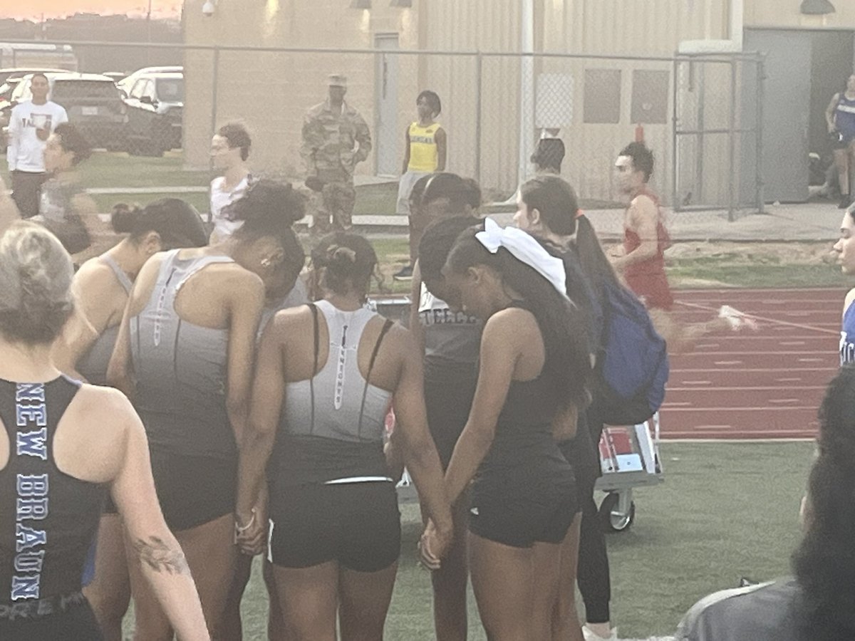 Track season is upon us and Steele is FAST!!! Going to be a great year for <a href="/TrackSteele/">Steele Girls Track & Field</a> and <a href="/SK_Track_Field/">Steele Track & Field</a>!!!
⚔️⚔️⚔️
