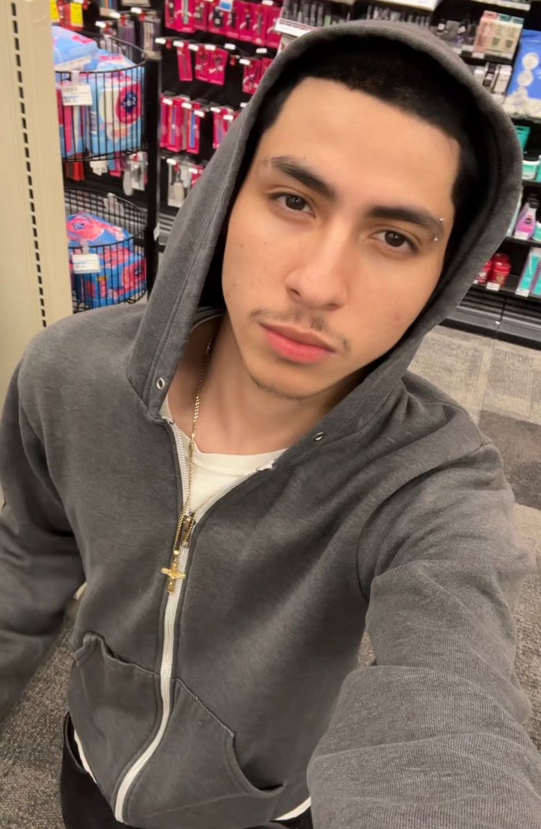 Valentino tweet media