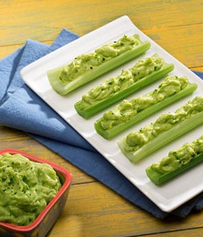 EvrydayShortcut's tweet image. Half-time snack idea: Guacamole-stuffed celery sticks! avocadosfrommexico.com/recipe/appetiz… #gno #alwaysagoodbowl #alwaysgood AD