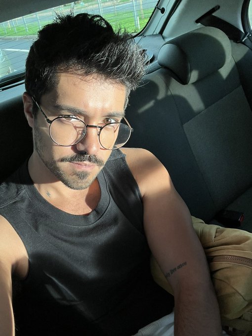 Watch VICTOR's leaked NSFW photo on TwXstars