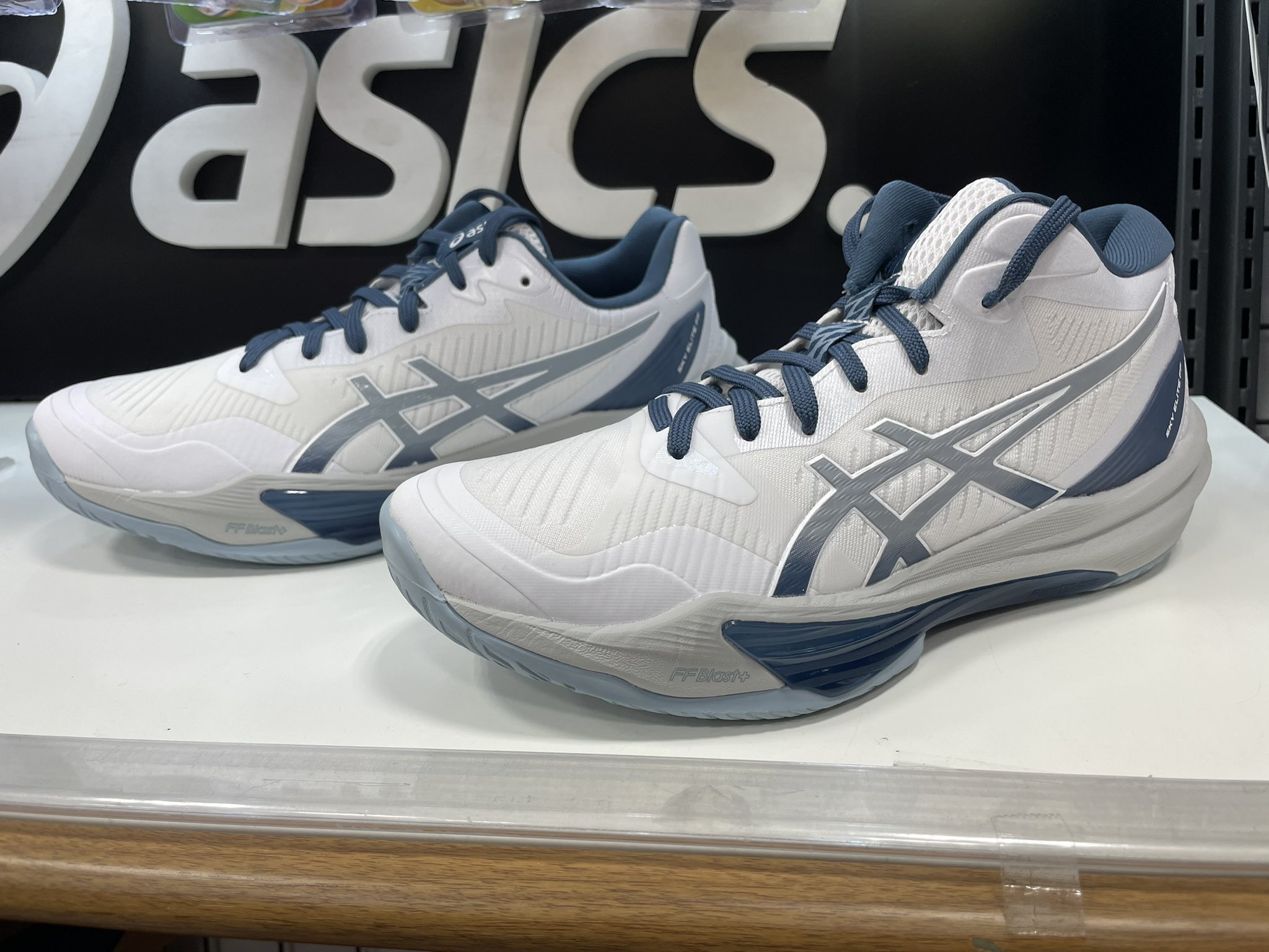 SKY ELITE FF MT 3 PARIS 高橋藍着用シューズ26センチ - メルカリ