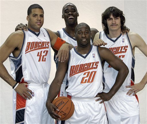 VicVerdes's tweet photo. The Celtics when I have US currency on them https://t.co/7wE8h27qnw