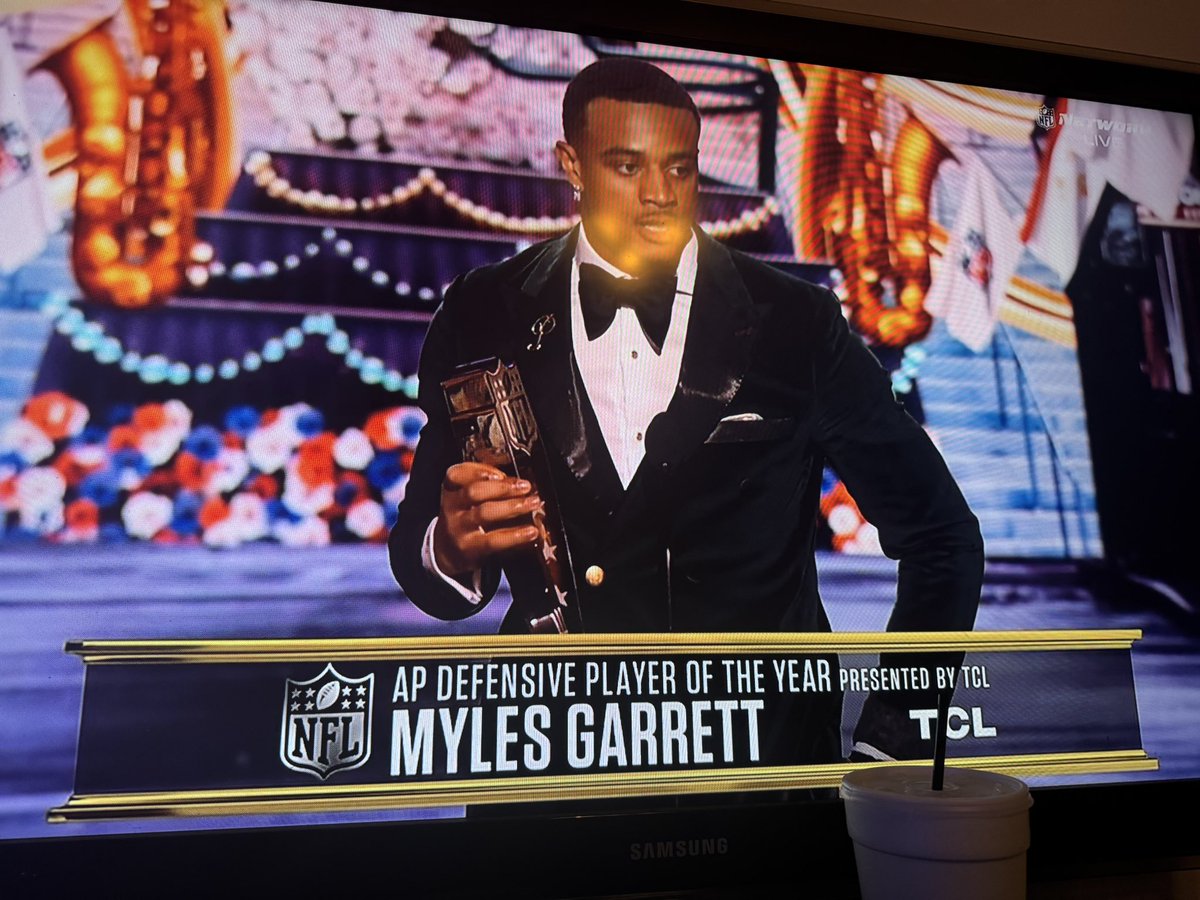 Yo <a href="/Flash_Garrett/">Myles Garrett</a> looking slim lately