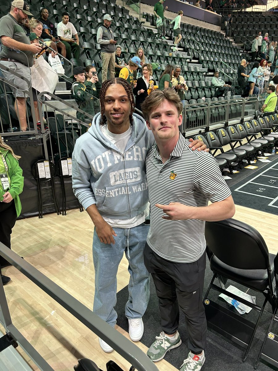 Appreciate <a href="/_MrDoWork/">MaCio Teague</a> for taking the time to take a picture with me after Baylor MBB 21 point comeback win against Kansas.
