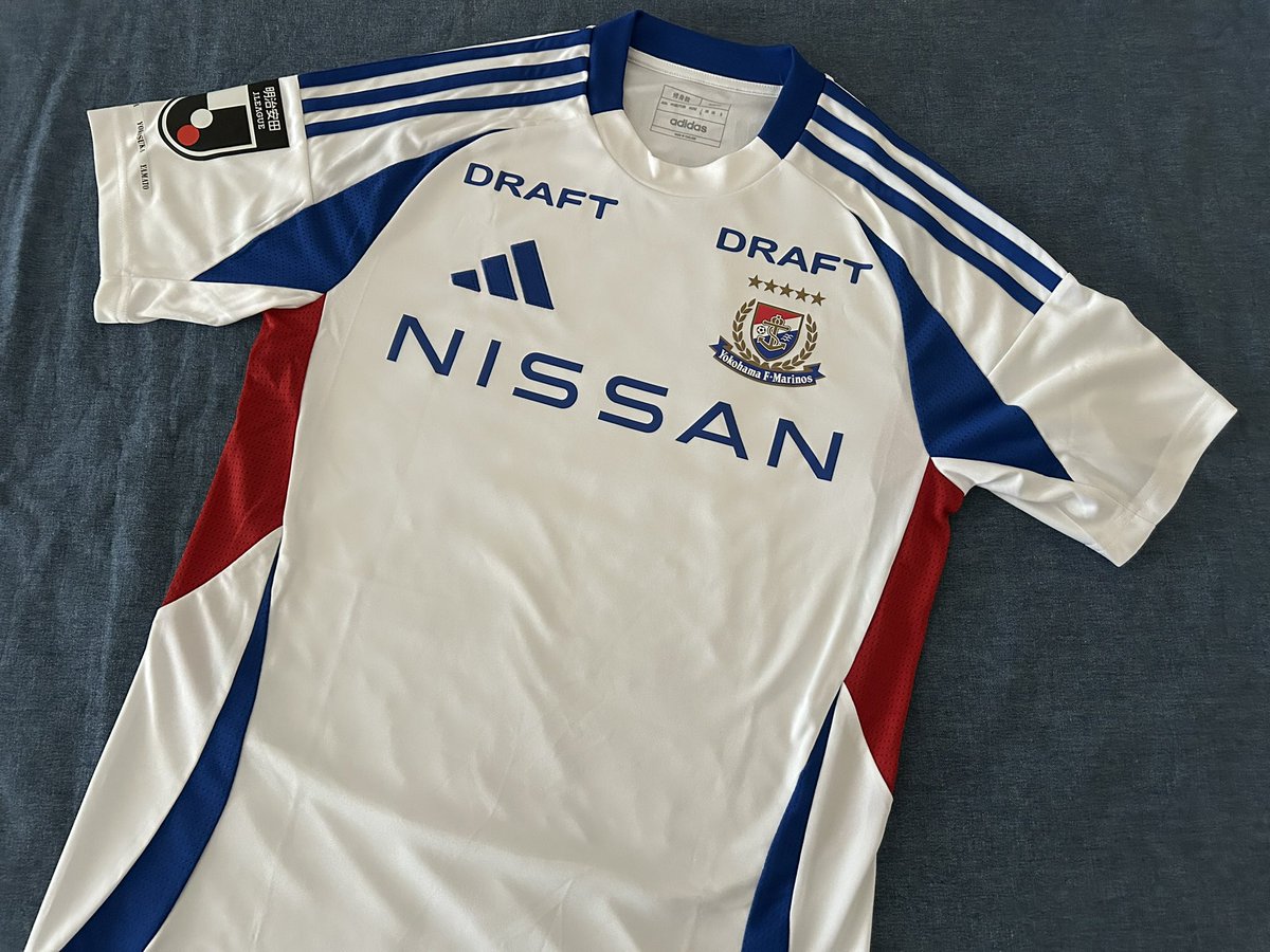 SONO_GTGF's tweet photo. #fmarinos
#井上健太
#YANMATHEUS
#adidas @adidasJP
#NISSAN @NissanJP
#DRAFT @draft_co_
#揚げてこうぜ @nisshin_oillio
#纏えトリコロール2025
#今年も一番高い服 https://t.co/MlZEu1xfKu