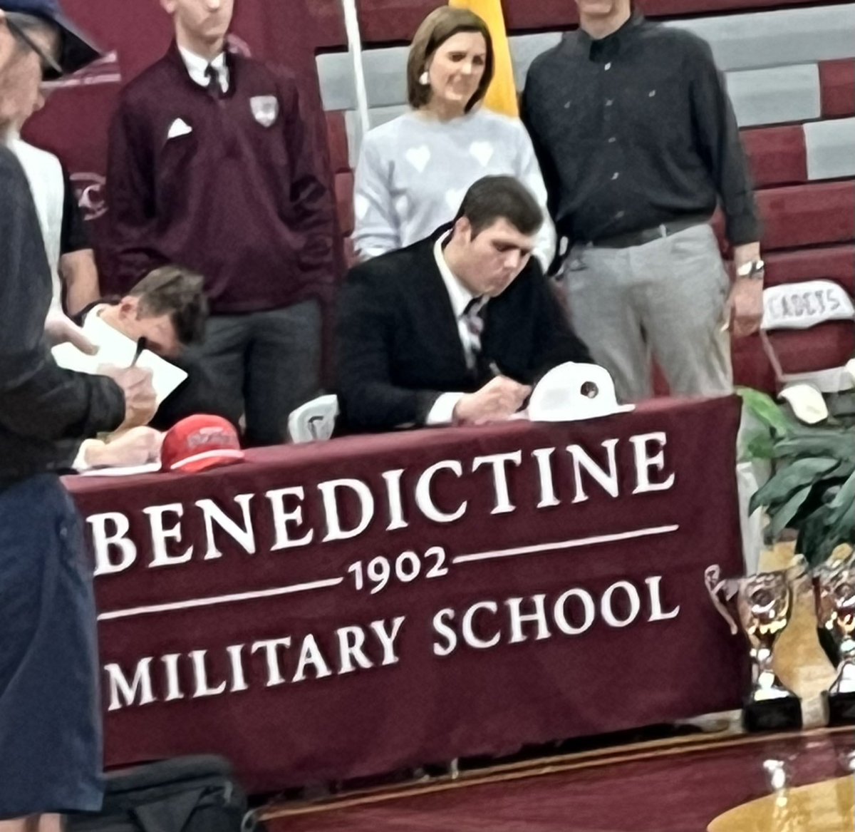 thompspaul0's tweet photo. Signed, sealed, delivered.
@UCWV_Football @coachtesch @CoachKG93 @Coach_NWatts https://t.co/TVpc2cBegh
