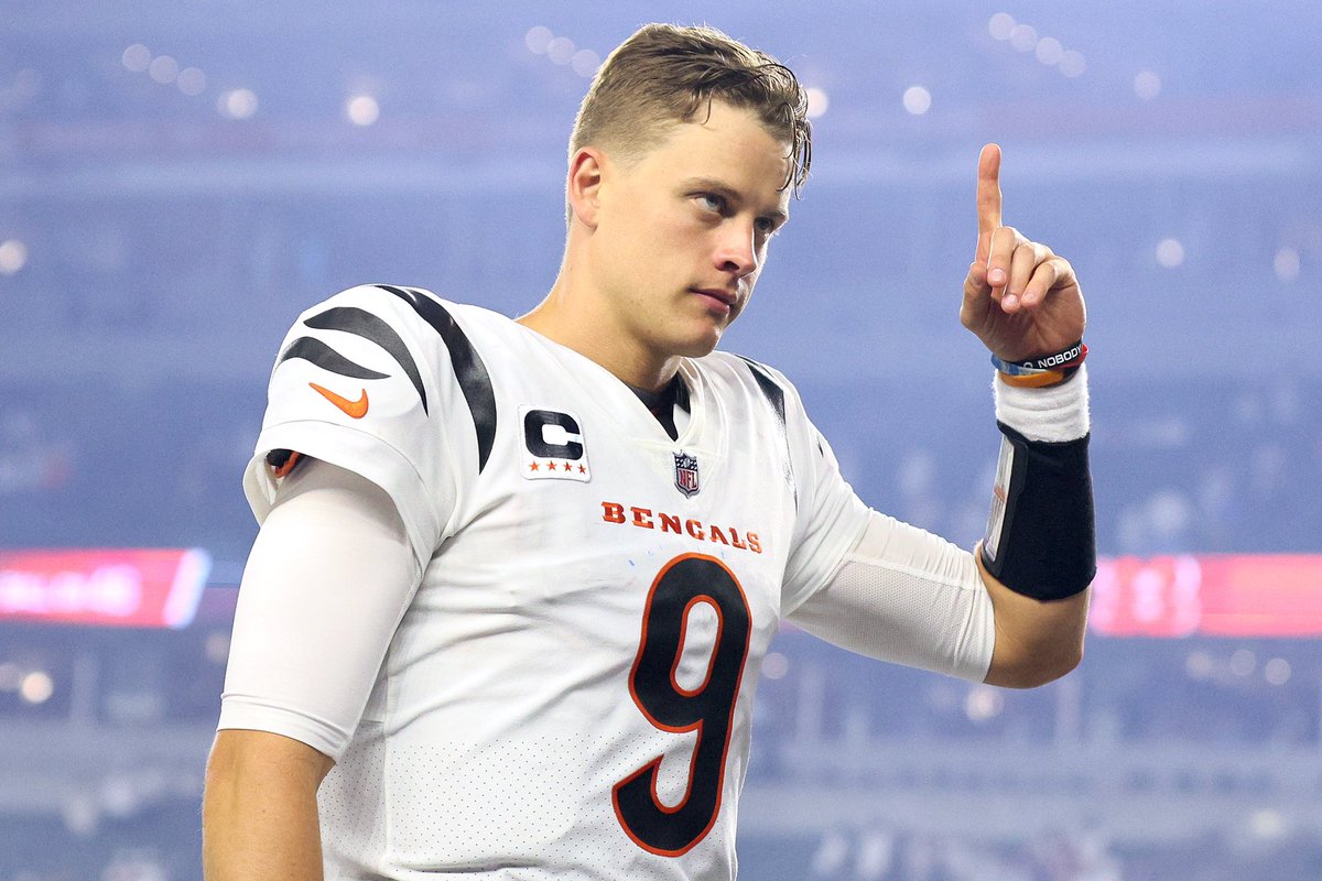 UCBarstool's tweet photo. Joe Burrow has won Comeback Player of the Year. https://t.co/QJoYU3Jmey