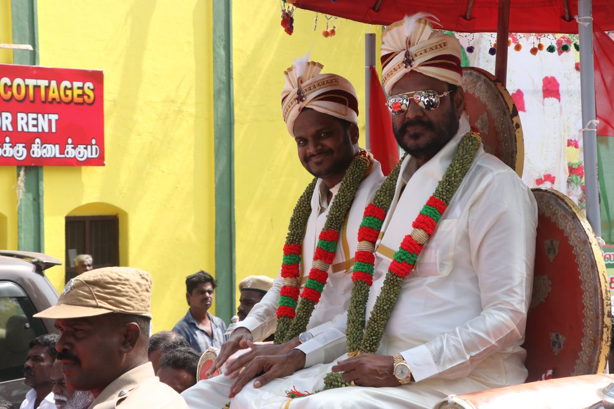 JohnPandianTMMK's tweet photo. தேவேந்திரகுல வேளாளர் சமூகத்தின் நிகழ்கால தரவான வரலாற்று  சிறப்புமிக்க கி.பி 1528 பழனி செப்புபட்டயத்தின்படி அருள்மிகு பழனி ஸ்ரீ பாலதண்டாயுதபாணி திருக்கோவிலில் "தேவேந்திரகுல வேளாளர்" சமூகத்திற்கு பாத்தியப்பட்ட 28 - ஆம் ஆண்டு தைப்பூசம் முதல் மரியாதை & மண்டகப்படி திருவிழா 06.02.2025 அன்று மிக சிறப்பாக நடைபெற்றது.

#28_ம்_ஆண்டு #வெள்ளி_விழா #பழனி #பரிவட்ட_முதல்_மரியாதை #JOHNPANDIAN #viyangopandian #தேவேந்திரகுல_வேளாளர் #TMMKParty #palanimurugantemple #palani #palanimurugan #palaniparivattam #tmmkitwing #tamilagamakkalmunnetrakazhagam