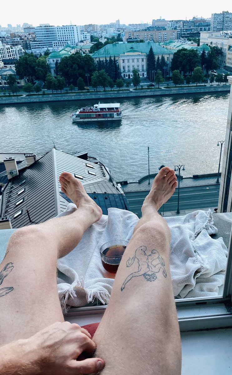 FeetSoxSneax's tweet photo. #malefeet #socks #gayfeet #gayfetish #footfetish https://t.co/zqfkXNcyHD