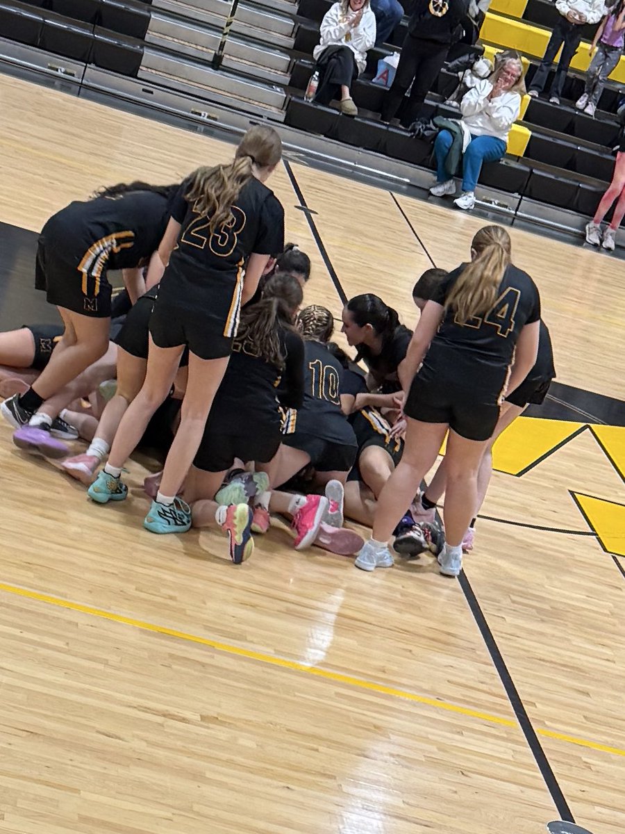 C_Famelio's tweet image. Awesome game tonight @MonRegHS Congrats Seniors  and @CoachLAF