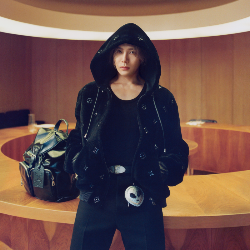 LouisVuitton_JP's tweet photo. 2025春夏メンズ･コレクション
#LouisVuitton のグローバルなコミュニティを讃えて。メゾンのアンバサダー #JacksonWang が大胆なエネルギーで@Pharrellの新コレクションを表現。

#LVMenSS25 #PharrellWilliams