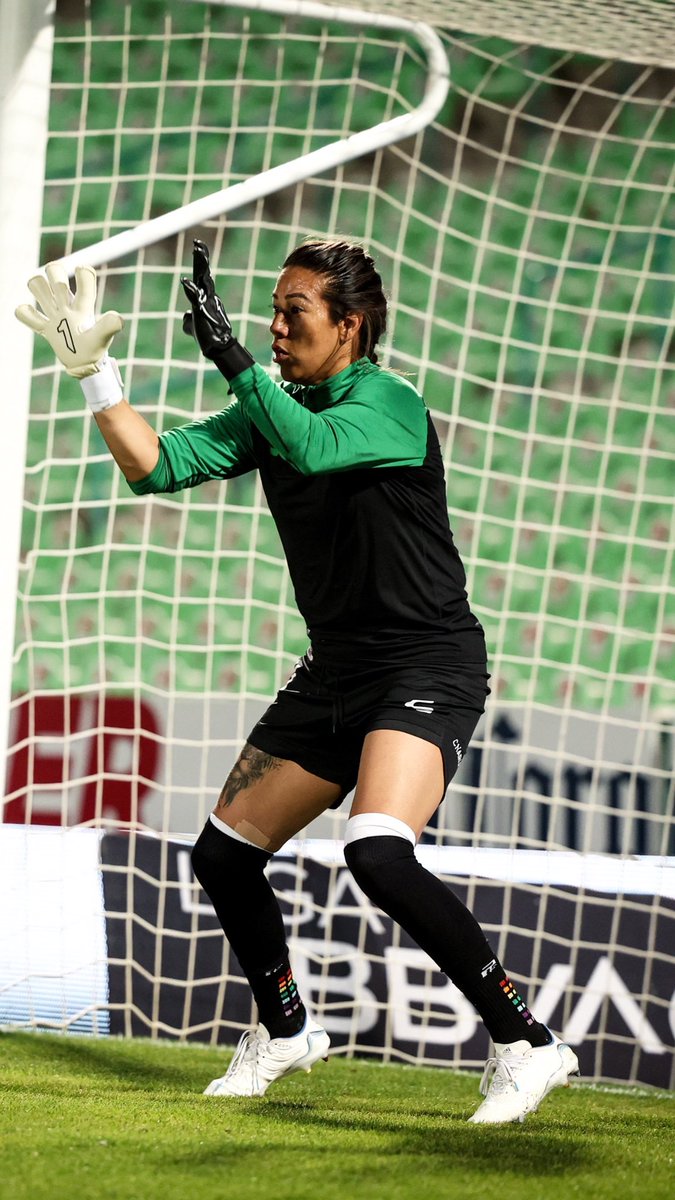 Esta noche en el arco guerrero, <a href="/Gaby27Herrera/">Gaby  Herrera</a>. ⚔️🇳🇬🧤