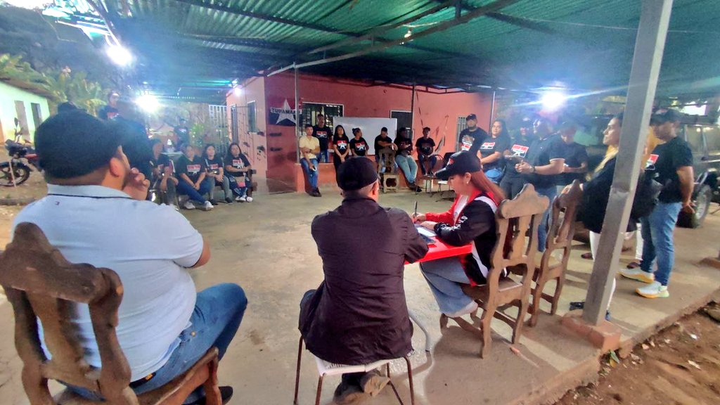 #EnFoto 📸|| Desde el Edo. <a href="/GuaricoMRT2/">X Oficial TUPAMARO GUÁRICO</a> Mpio. Juan Germán Roscio se realizó Reunión Operativa con participación de nuestro Secretario General Nacional <a href="/WBenavides_MRT/">Williams Benavides</a>, <a href="/azuajemanuelmrt/">Manuel Azuaje</a> Sec. Nal. de producción y finanzas y <a href="/LanzRaiza/">RaizaLanz</a> Sec. Nal. de actas y correspondencias. 🔴⚫