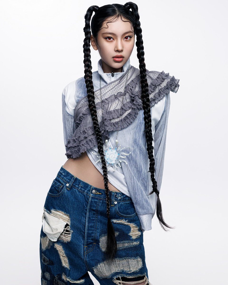 viraltakes's tweet photo. Hyein of NJZ stuns for COMPLEX. https://t.co/HfO105p68J