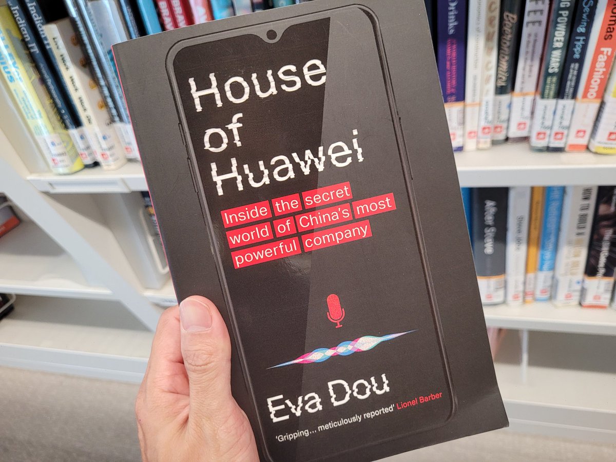 Gyrowoof's tweet image. First reads of #2025. A book just published in #2025! ^^ #waffreads #NewBookSmell