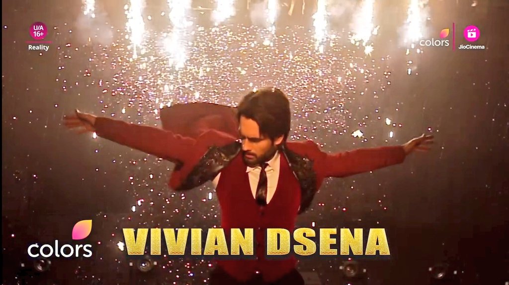 Demonzlove7's tweet photo. 17 Years of this Superstar 😍🥳 @VivianDsena01 

#VivianDsena https://t.co/AsQl9jU5TJ
