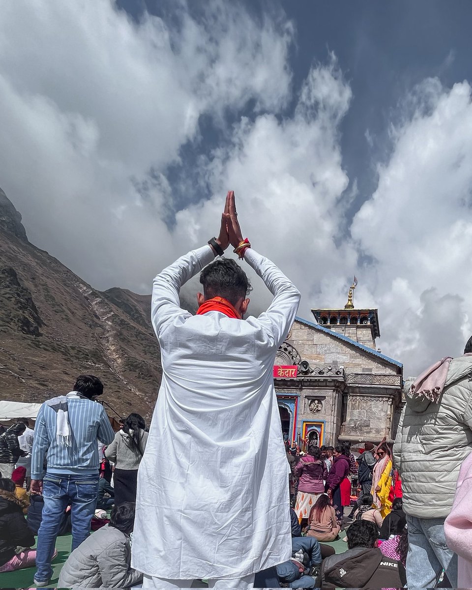 anup_devnath's tweet image. শিৱ সত্য, শিৱ অসীম, শিৱ চিৰন্তন, শিৱ ব্ৰহ্ম,
শিৱ বৰ্তমান, শিৱ ভৱিষ্যৎ, শিৱ শক্তি, শিৱ ভক্তি
            দেৱ ভূমি উত্তৰাখণ্ডত অৱস্থিত ঐতিহাসিক কেদাৰনাথ  মন্দিৰ দৰ্শন কৰি প্ৰভু শিৱৰ আশীষ ল&apos;বলৈ পাই নিজকে ধন্য অনুভৱ কৰোঁ।📍 kedarnath 🚩🛕🕉️#kedarnathdham #kedarnathtemple #uttrakhand