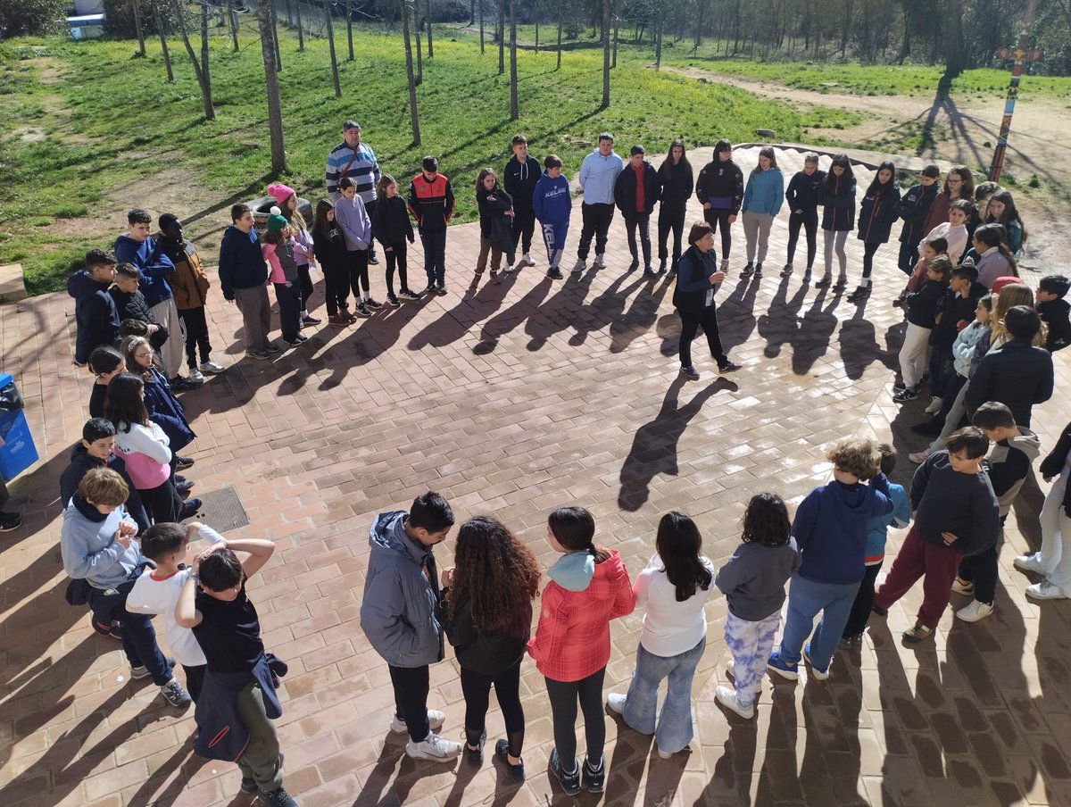 DG de Innovación y Formación del Profesorado (@dg_ifp) on Twitter photo 🗓️Del 29 al 31 de enero tuvo lugar en <a href="/CN_ElRemolino/">C.Nat El Remolino</a> el XV Encuentro Regional del Alumnado de Ecoescuelas
Su lema #lavisióndelalumnadocomoagentedelcambio
🍃8 centros educativos de <a href="/EducaAnd/">Consejería Desarrollo Educativo y FP</a> compartieron ideas y proyectos, con el alumnado como protagonista
<a href="/Ecoescuelas1/">Ecoescuelas España</a> <a href="/AdeacFEE/">ADEAC - FEE</a> 🗓️Del 29 al 31 de enero tuvo lugar en <a href="/CN_ElRemolino/">C.Nat El Remolino</a> el XV Encuentro Regional del Alumnado de Ecoescuelas
Su lema #lavisióndelalumnadocomoagentedelcambio
🍃8 centros educativos de <a href="/EducaAnd/">Consejería Desarrollo Educativo y FP</a> compartieron ideas y proyectos, con el alumnado como protagonista
<a href="/Ecoescuelas1/">Ecoescuelas España</a> <a href="/AdeacFEE/">ADEAC - FEE</a>