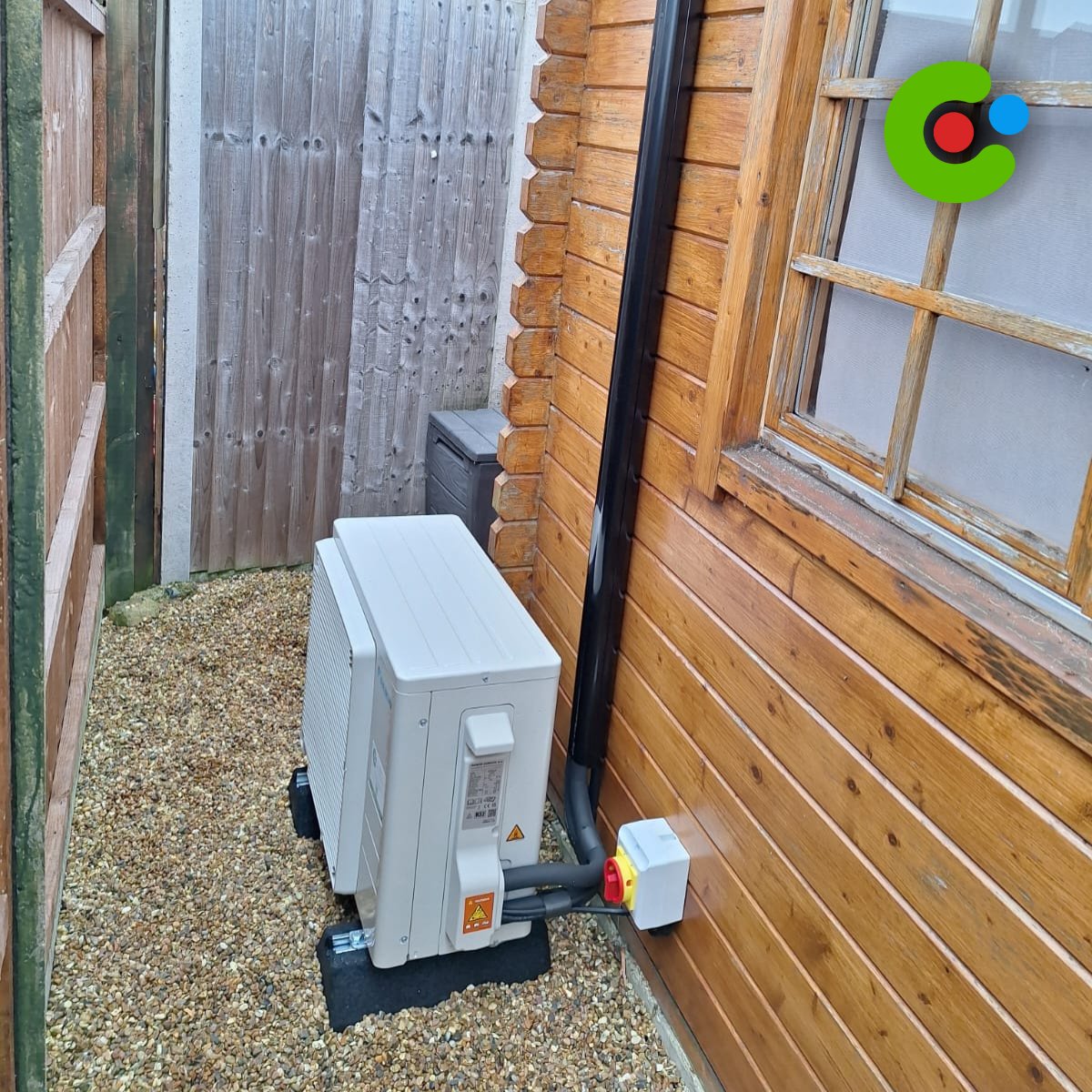 G_T_SLtd's tweet image. Our client approached multiple contractors seeking a quotation for comforting cooling and heating to their garden cabin. The client opted with GTS and now has a fantastic system to control the climate of their cabin all year round, for years to come!
Great work team ππΌ
π’π΄π΅
