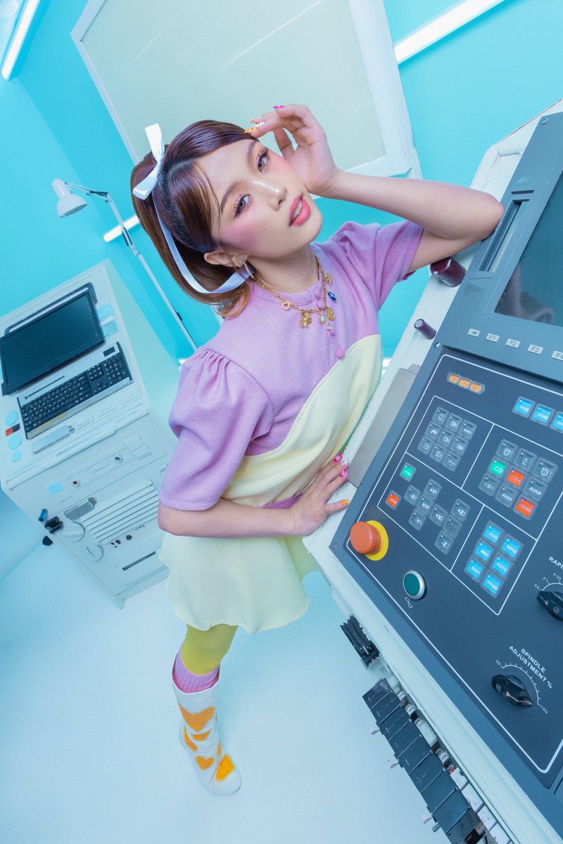 Blink Twice and discover the elements of the BINIverse! 💎💫

Pre-save the link and comment #BINI_BlinkTwice if you’re ready for its release! 👀
🔗 orcd.co/bini_blinktwice

Concept Photo [ Maloi ]
#BINI | #BINI_BlinkTwice