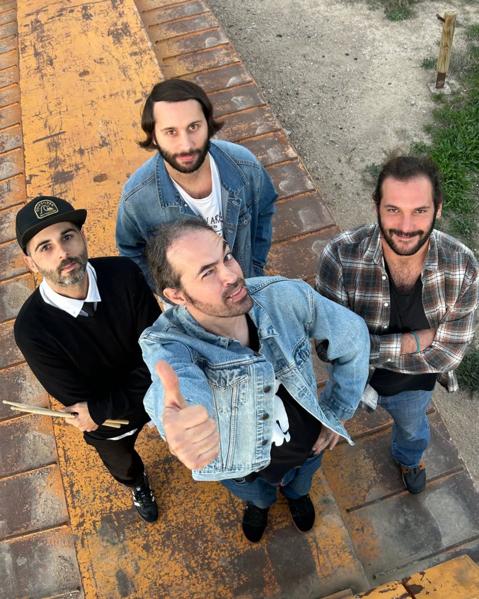 Hoy se estrena el nuevo single de NoLo, antes conocidos como No Lo Sabemos. También, hace poco se estrenó el nuevo EP de ZeroDrama, antes conocidos como Metacorc, así como el nuevo videoclip de Apotropaico, siempre conocidos como Apotropaico.

lapozadelmeh.com/2025/02/noveda…