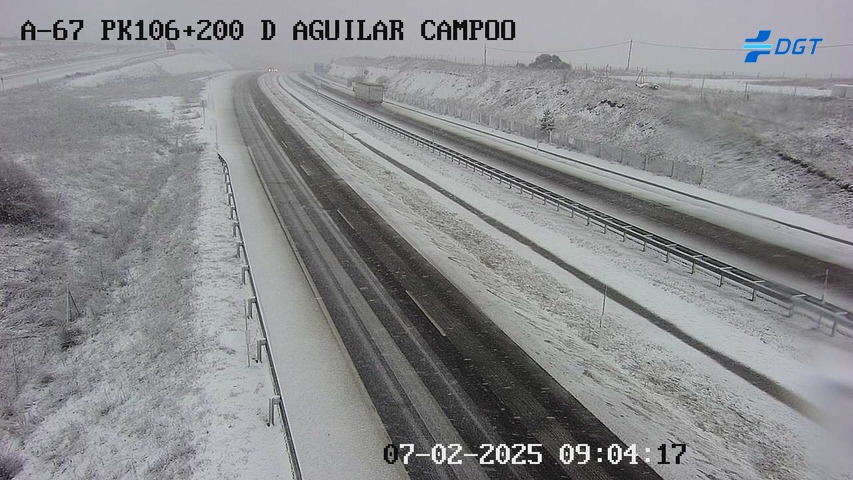 DGTes's tweet photo. 📢❄️Por nieves, afectadas 11 carreteras, de las cuales, de la red viaria principal, están transitables con precaución:

➡️A-67 en Cantabria, en Valdeprado del Río; y en Palencia, en Pomar de Valdivia.
➡️A-231, en Palencia, en Osorno la Mayor. https://t.co/UCL2hSS6B1