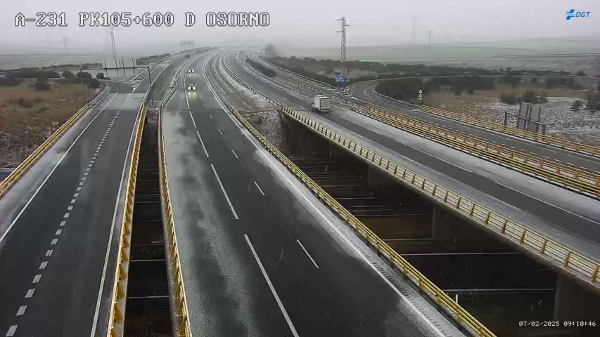 DGTes's tweet photo. 📢❄️Por nieves, afectadas 11 carreteras, de las cuales, de la red viaria principal, están transitables con precaución:

➡️A-67 en Cantabria, en Valdeprado del Río; y en Palencia, en Pomar de Valdivia.
➡️A-231, en Palencia, en Osorno la Mayor. https://t.co/UCL2hSS6B1