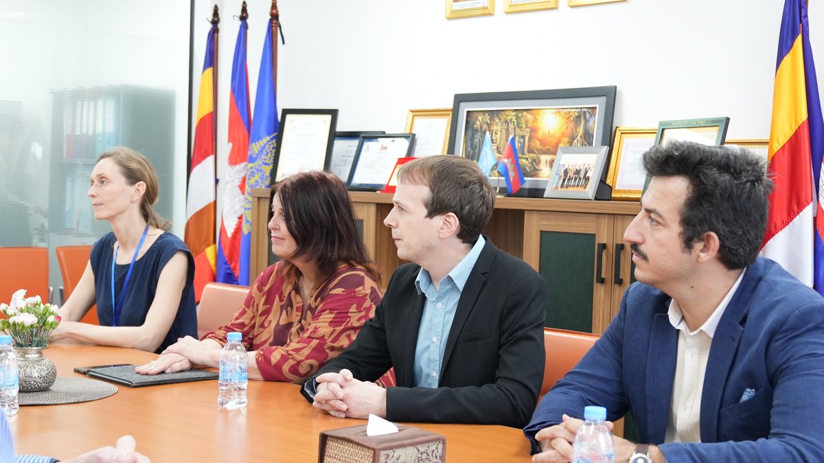 On February 7, 2025, at the ECCC Resource Centre, the ECCC management team, led by H.E. Thaung Socheat met with officials from SAUP/GIZ to discuss strengthening cooperation between the two institutions.

#ECCC #Cambodia #CPSGlobal #GIZ