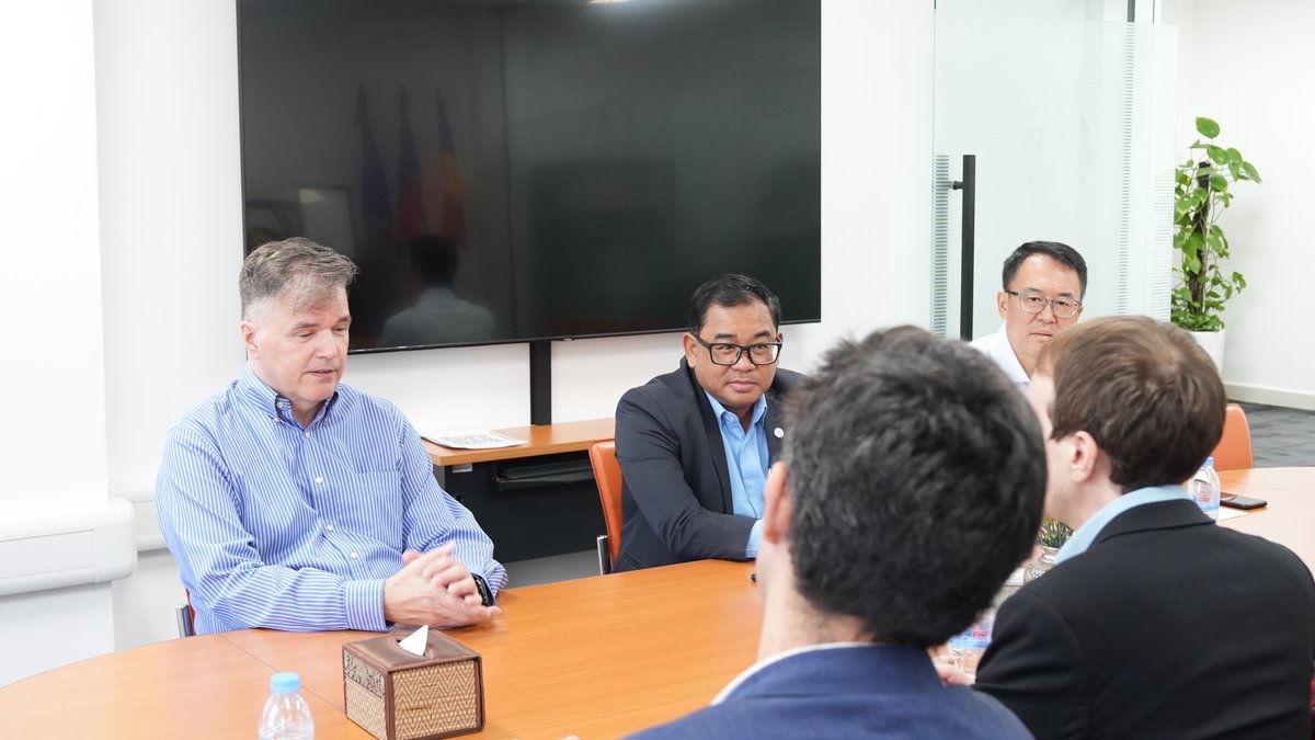 KRTribunal's tweet photo. On February 7, 2025, at the ECCC Resource Centre, the ECCC management team, led by H.E. Thaung Socheat met with officials from SAUP/GIZ to discuss strengthening cooperation between the two institutions.
#ECCC #Cambodia #CPSGlobal #GIZ https://t.co/7tU8gkDCKu