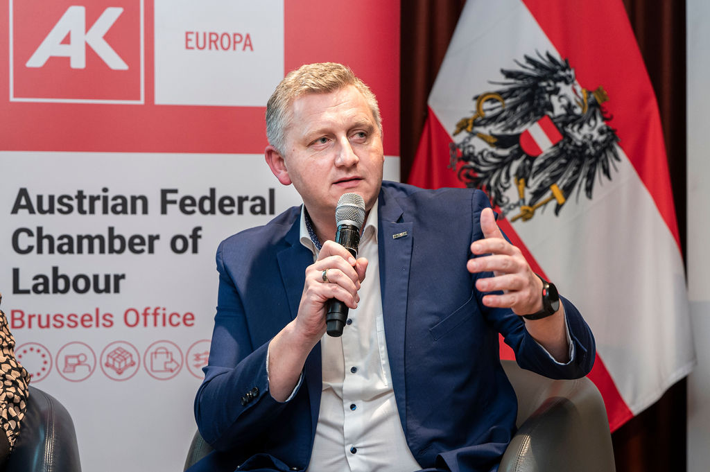 ÖGB Europabüro (@oegb_eu) on Twitter photo Der Wirtschaftsmotor muss endlich wieder anspringen! Wir brauchen lösungsorientierte Zugänge + eine (!) gemeinsame EU-Industriestrategie, so PRO-GE Vorsitzender <a href="/Reini_Binder/">Reinhold Binder</a> und Judith Kirton-Darling, Generalsekretärin der europ. Industriegewerkschaft „industriALL“. <a href="/Jude_KD/">Jude Kirton-Darling</a> Der Wirtschaftsmotor muss endlich wieder anspringen! Wir brauchen lösungsorientierte Zugänge + eine (!) gemeinsame EU-Industriestrategie, so PRO-GE Vorsitzender <a href="/Reini_Binder/">Reinhold Binder</a> und Judith Kirton-Darling, Generalsekretärin der europ. Industriegewerkschaft „industriALL“. <a href="/Jude_KD/">Jude Kirton-Darling</a>