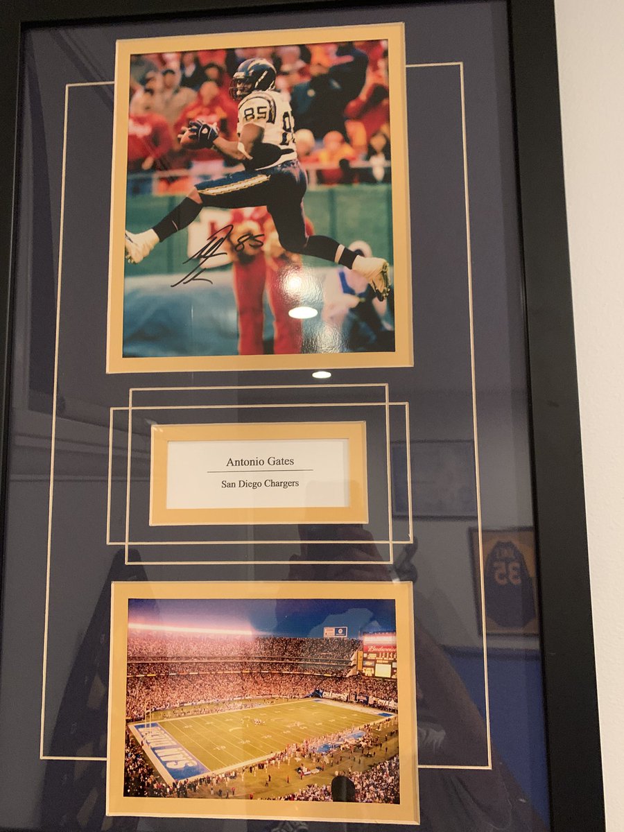 md928's tweet photo. @AntonioGates85 congratulations on being elected to the #profootballhalloffame. It was an honor and privilege to watch your games at the Q. https://t.co/jxtSCxTQs5