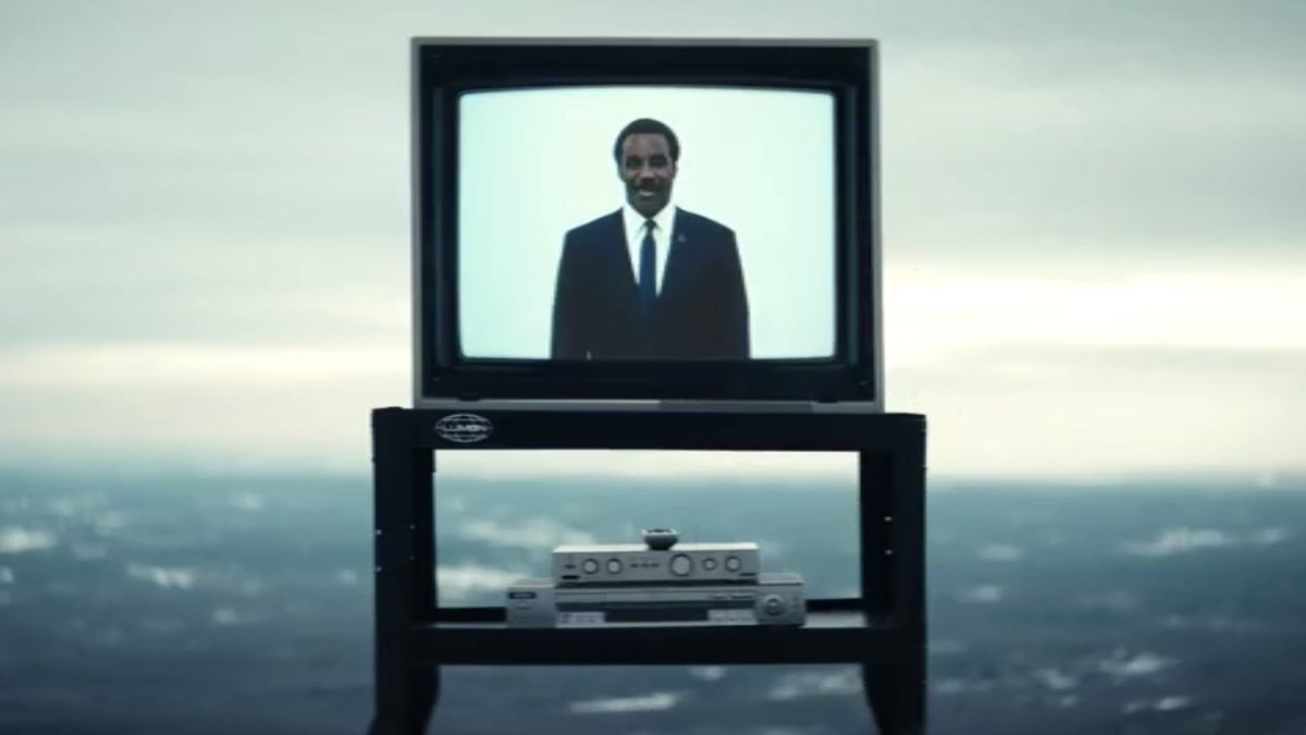 litlefishes's tweet photo. now let’s talk visuals #severance https://t.co/EjpHvsDXpx