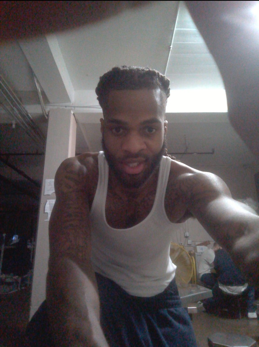 Bally131_'s tweet photo. time rolling freeme 🔓⏳💯 https://t.co/8M5yb4oVXE